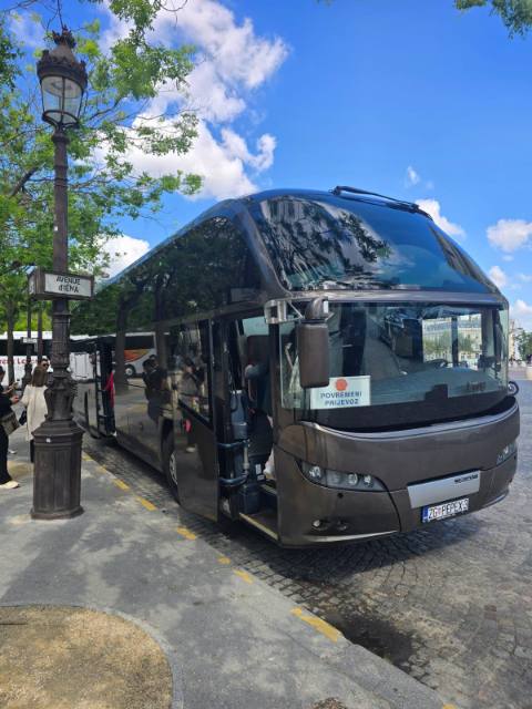 Autobus Neoplan — Pariz