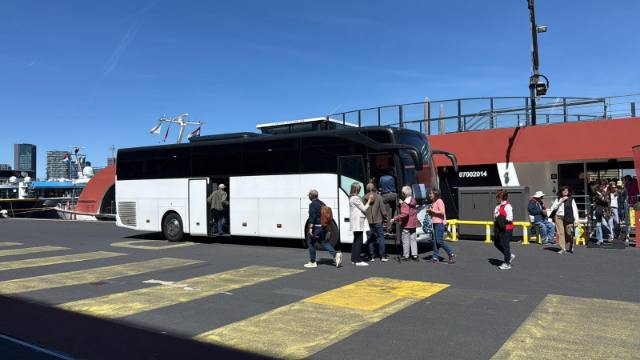 Autobus — ukrcaj putnika